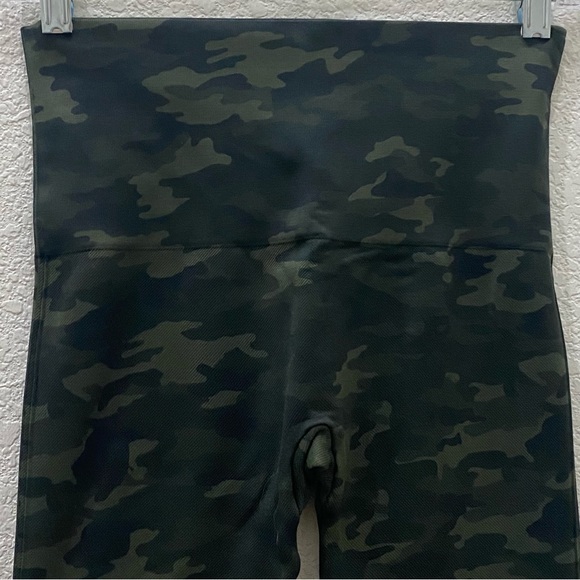 SPANX Green Camo Look At Me Now Seamless Leggings Size L - Picture 7 of 12